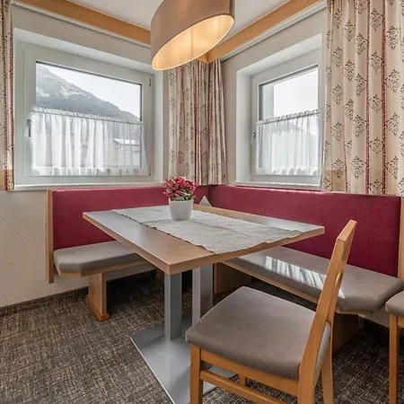 Haus Crystal Appartement Sölden